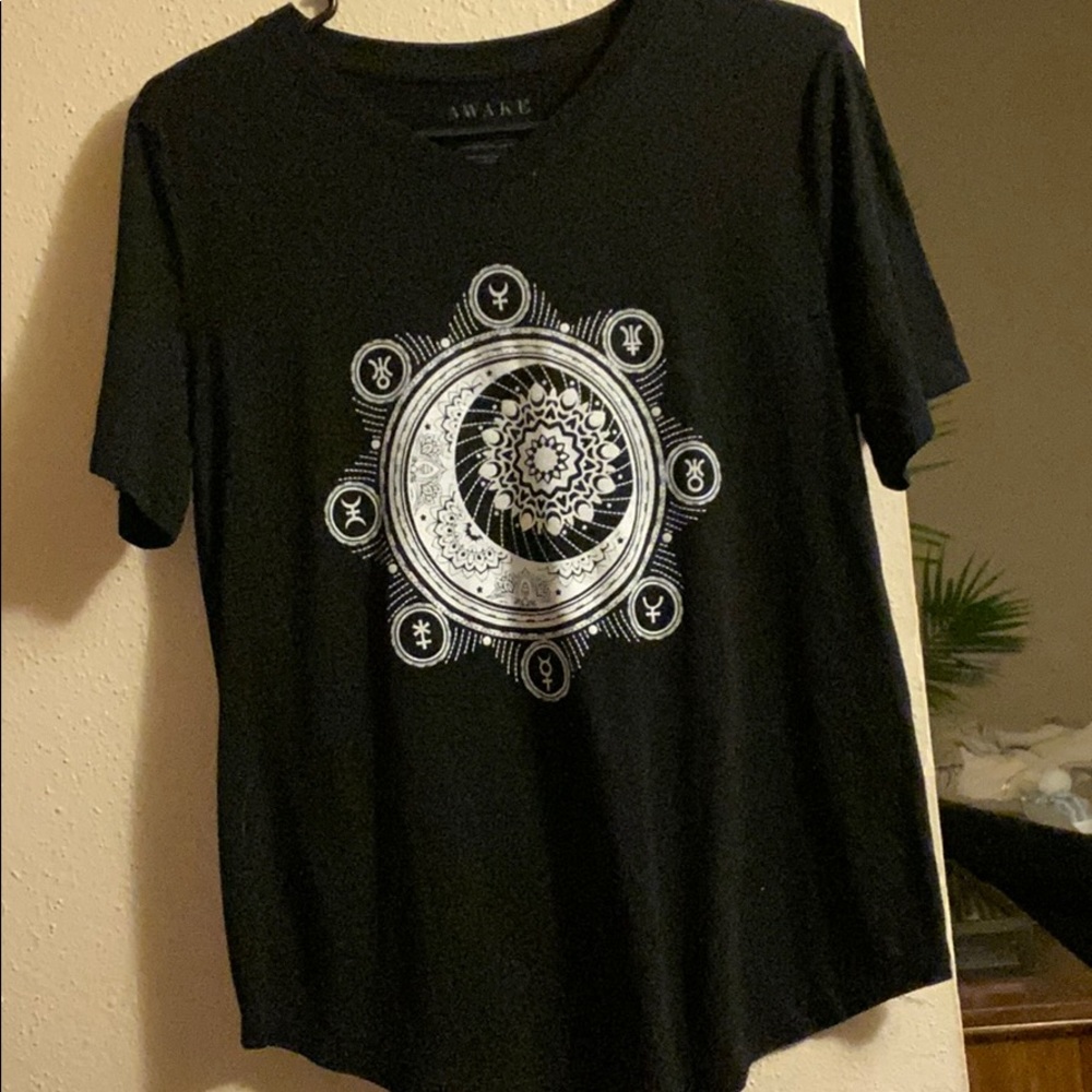 Black t shirt